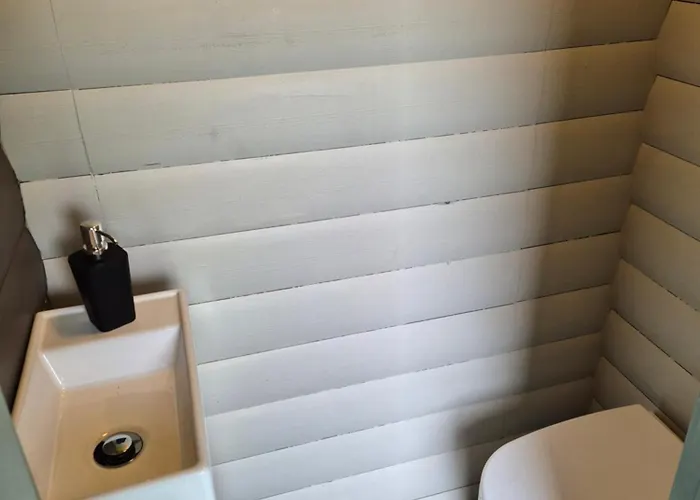 Hytta Pa Kvia, Rognestoyldalen - *